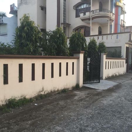 Hotel Kings Inn Haridwar Bagian luar foto