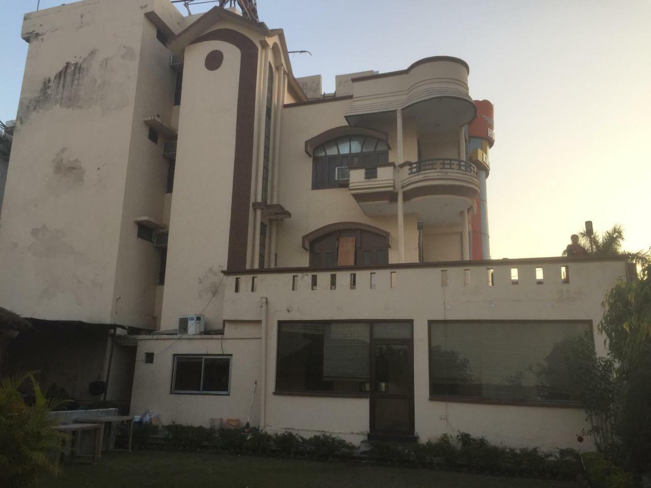 Hotel Kings Inn Haridwar Bagian luar foto