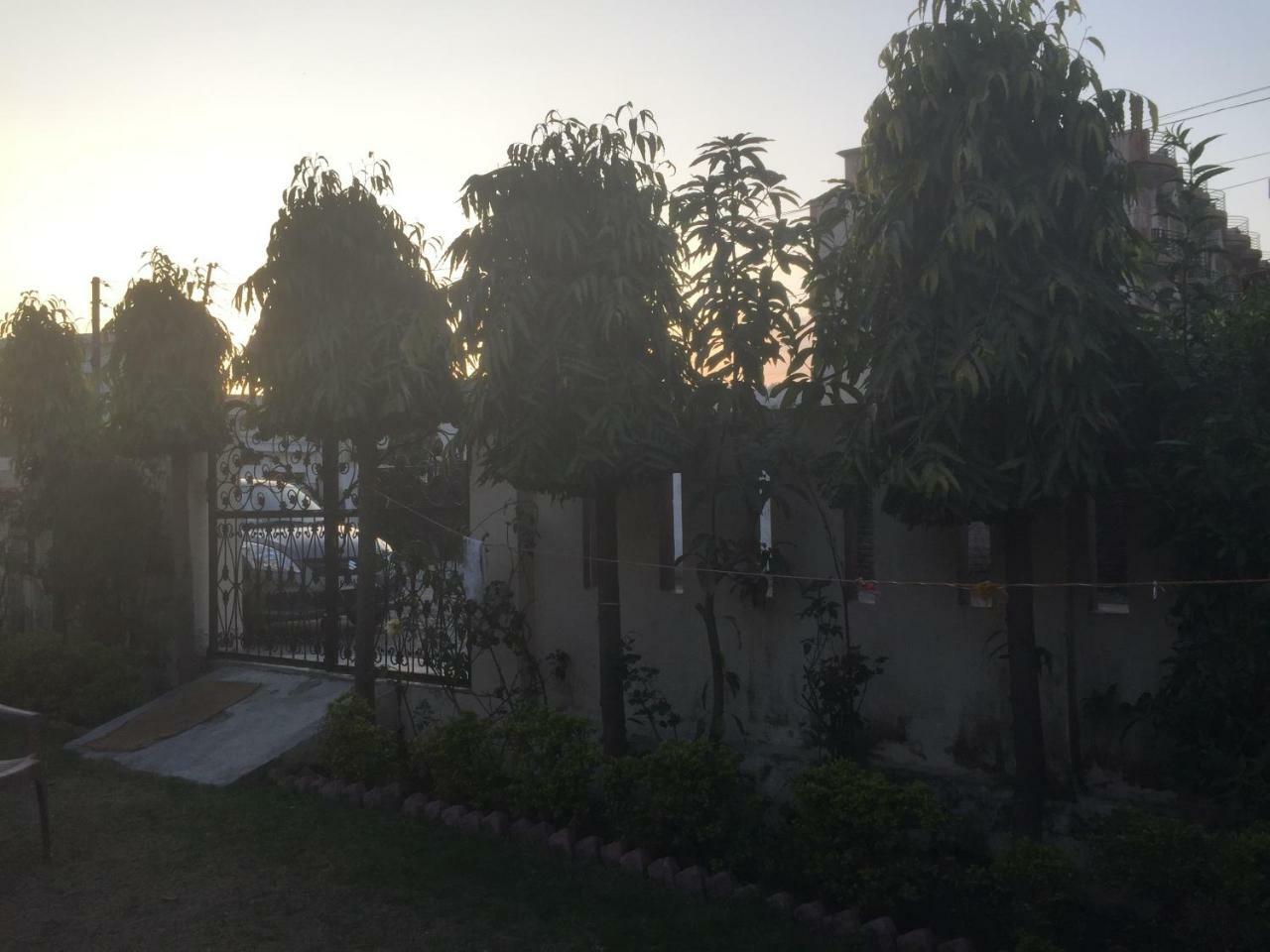 Hotel Kings Inn Haridwar Bagian luar foto